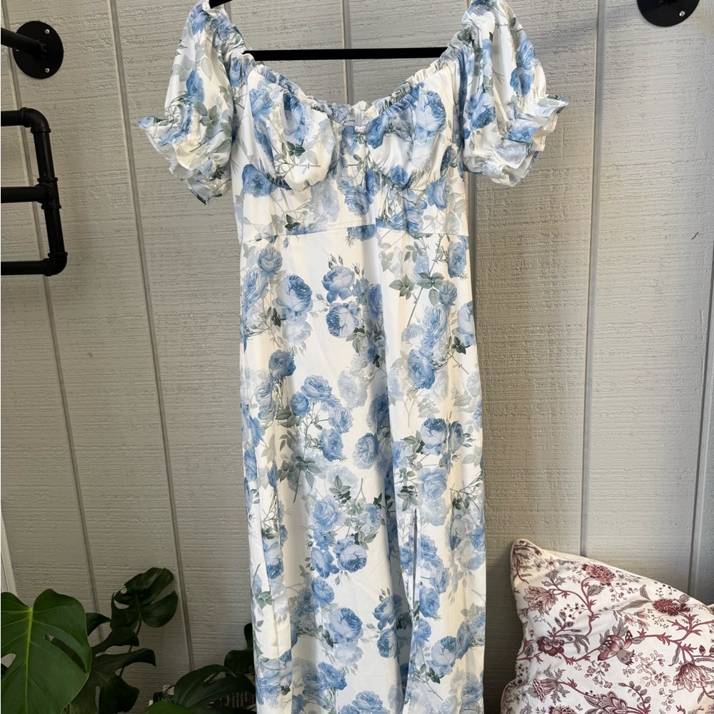 Cider Floral Blue and White Women's Dress NWOT